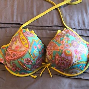 LIMITED EDITION!Victoria’s Secret bikini top!😱
